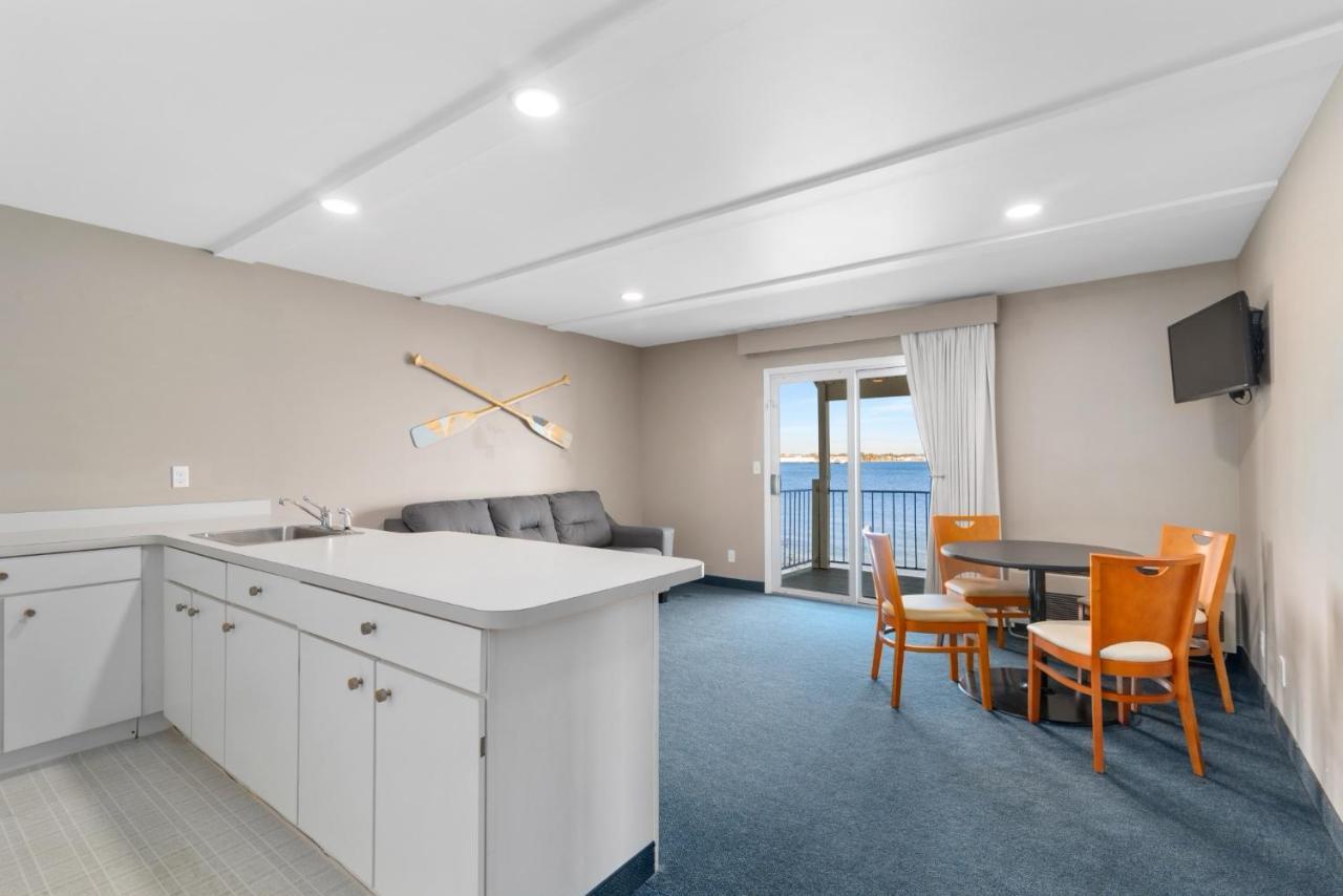 Clearwater Lakeshore Motel 麦基诺城 外观 照片